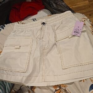 ❤️10/$40 New White Mini Skirt with Pockets
